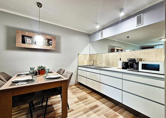 Apartamenty Sun&Fun Rezydencja Pod Debami Nad Lomnica 1B I 2B- Blisko Centrum, Dworca Pkp, Sklepow W Otoczeniu Zieleni