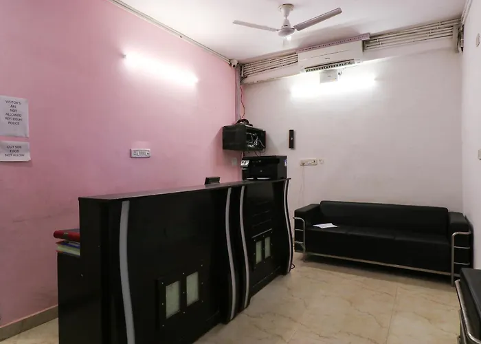 Hotel O Silver Palace Near Dwarka Sector 9 Metro Station