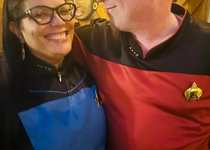 The Star Trek - Uss Enterprise Room At The Itty Bitty Inn