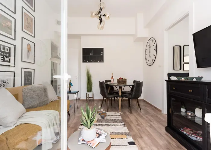 Ben Yehuda Pearl By Tishrei Vacation Rentals