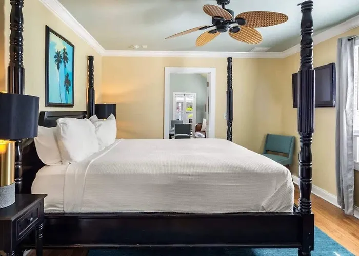Sky Suite On Duval