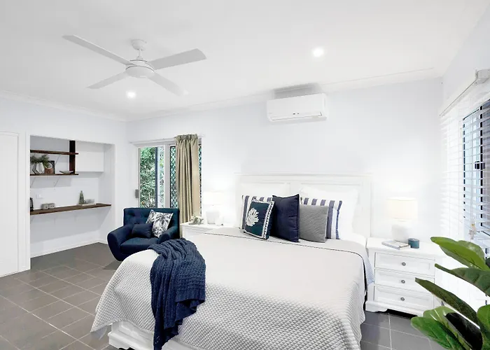 Palm Cove Studio Apartments