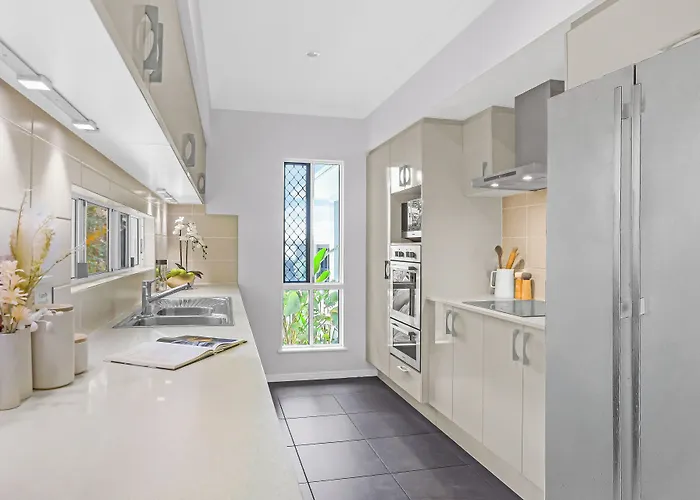 Palm Cove Studio Apartments