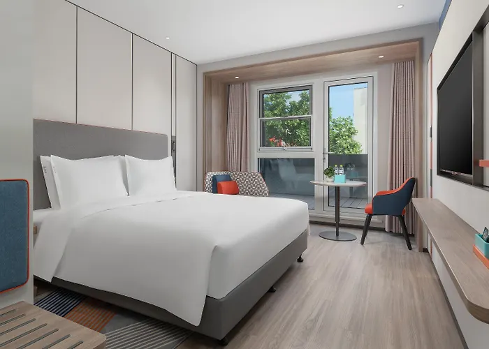 Holiday Inn Express Qingdao Shibei By Ihg