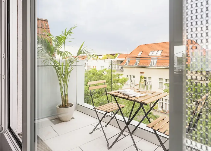 Carlotta Apartments