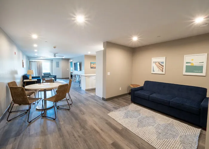 Long Beach Suites