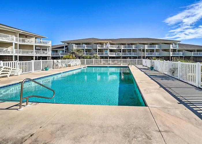Oak Island Beachfront Condo W/ Community Pool