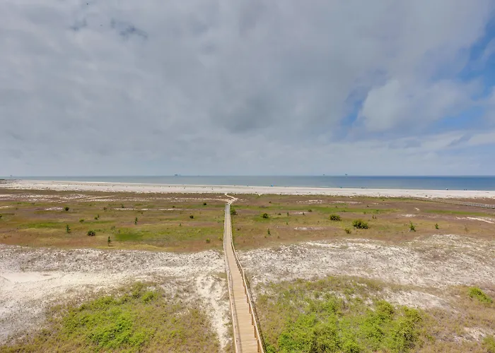 Beachfront Dauphin Island Condo W/ 2 Pools & Sauna