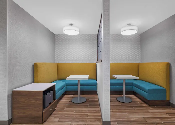 Hampton Inn & Suites Bakersfield Central