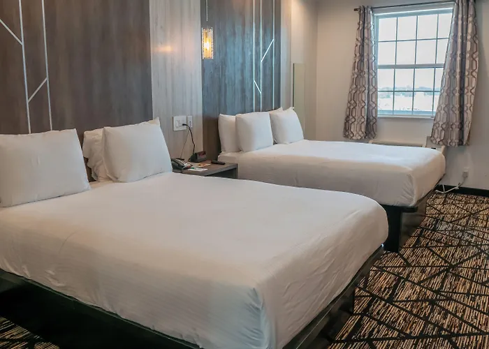 Comfeeni Inn And Suites