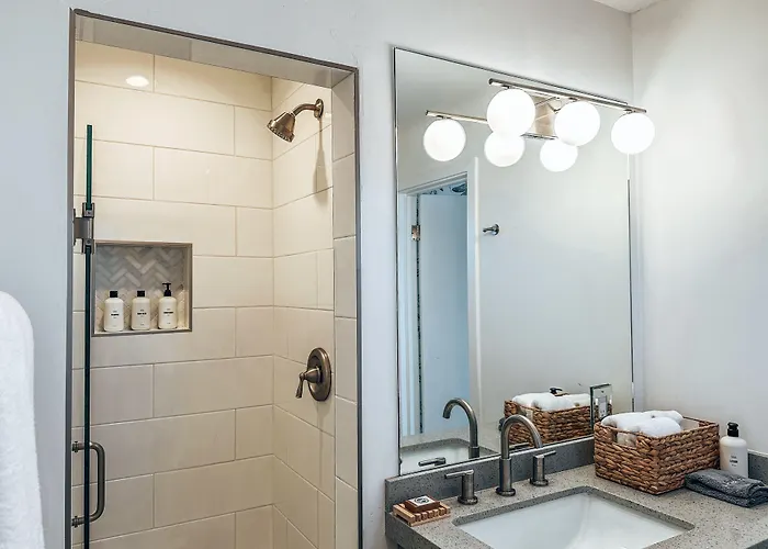 The Yucca Hotel (Adults Only)
