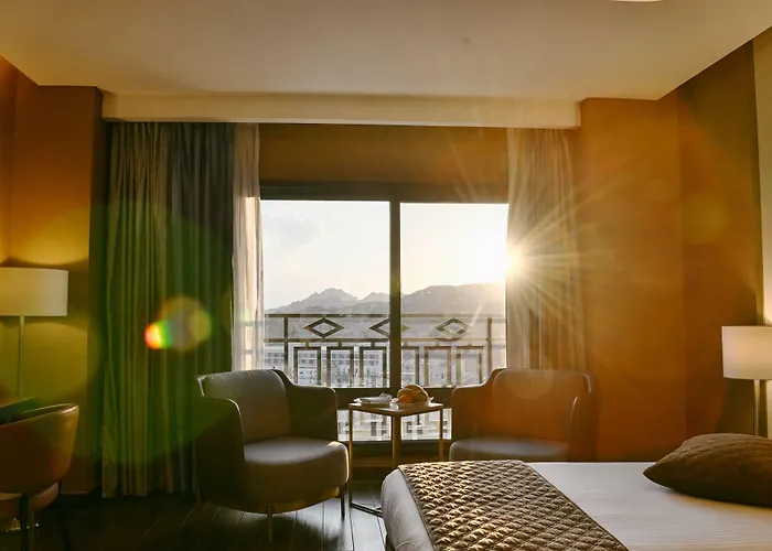 Petra Moon Luxury Hotel