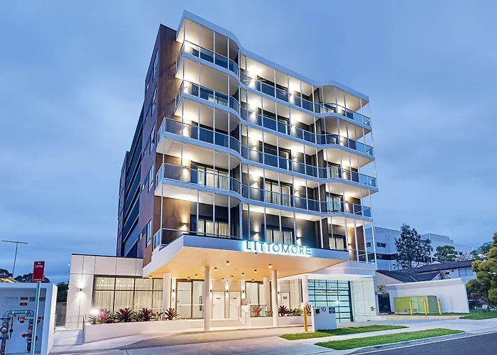 Littomore Suites Kingswood