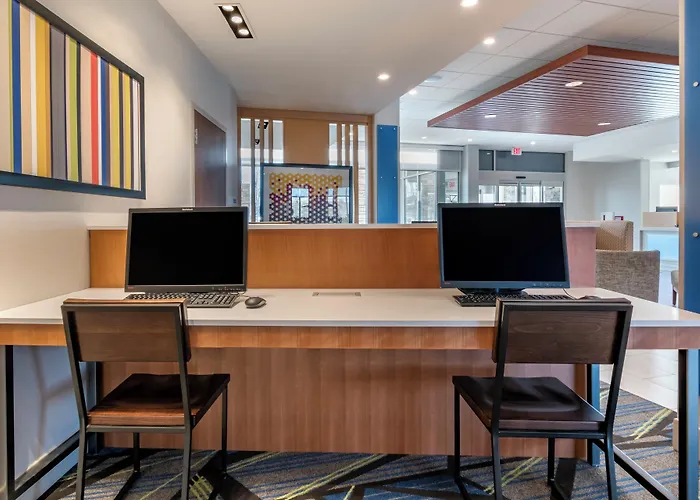 Holiday Inn Express & Suites - Carlisle Southwest I-81 By Ihg