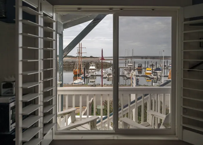 Bandon Marina Inn