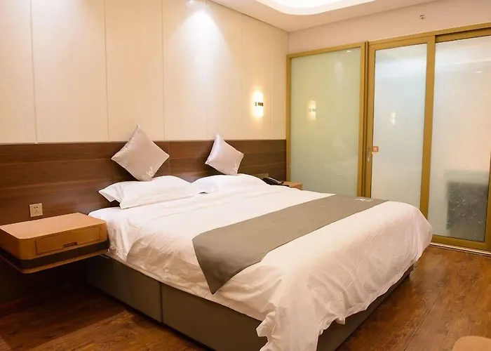 Greentree Eastern Rizhao High Speed Railway Station Hotel
