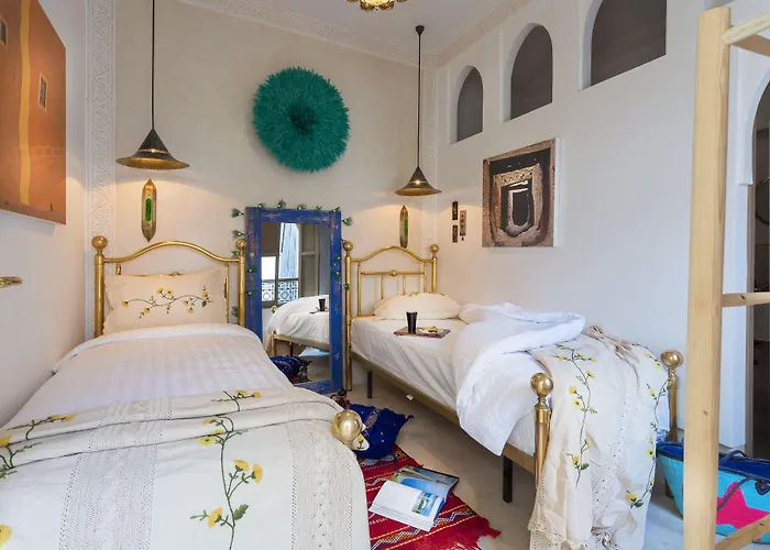 Riad Lumiere