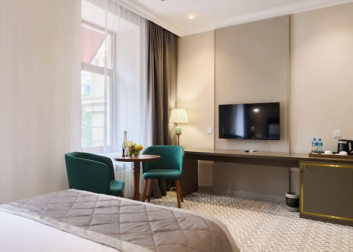 Maestro Address Hotel