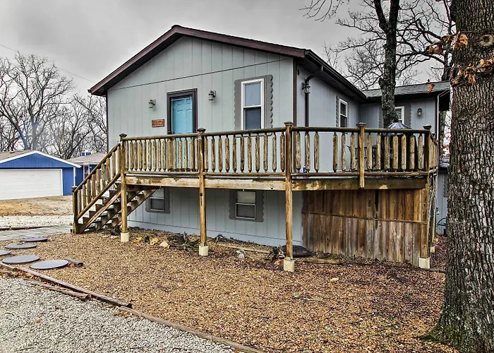 Stockton Lake Escape W/ Kitchen, Half Mile To Lake