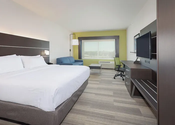 Holiday Inn Express & Suites - Firestone - Longmont By Ihg