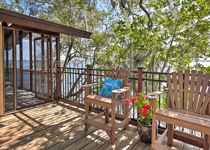 Riverfront Merritt Island Bungalow W/ Dock & Deck