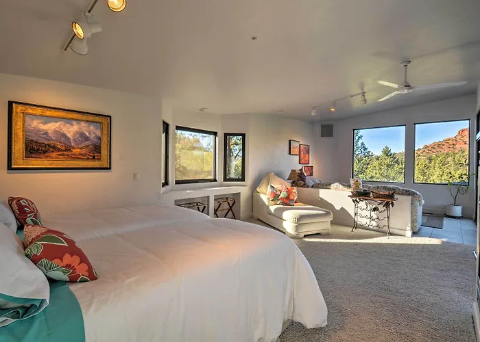 2 Acres & Red Rock Views: Sedona Casita!
