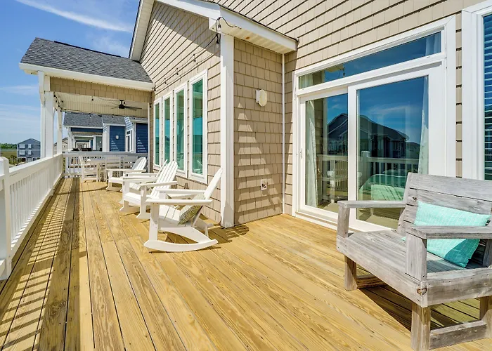 Modern Surf City Beach House W/ Hot Tub!