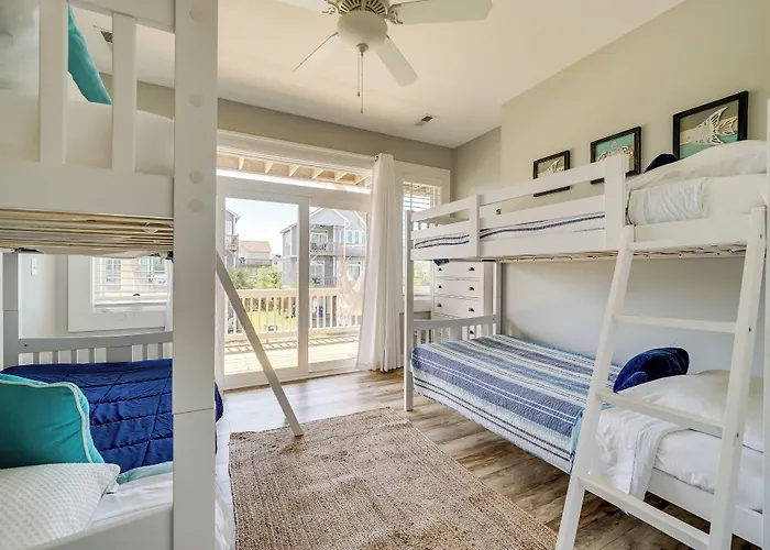Modern Surf City Beach House W/ Hot Tub!
