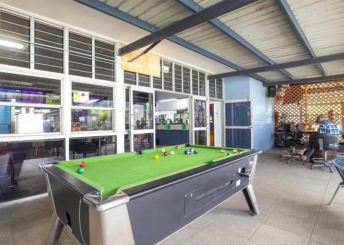 Nightcap At Marine Hotel Cardwell