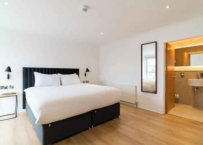 Premier Suites Edinburgh Fountain Court