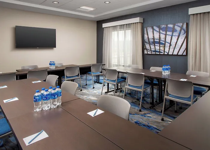 Fairfield Inn & Suites By Marriott Knoxville Lenoir City/I-75