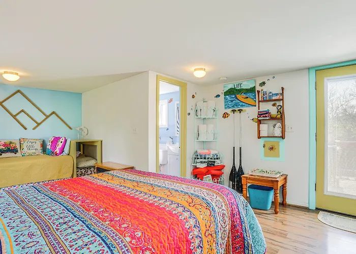 Waterfront Virginia Retreat W/ Canoe, Pets Welcome