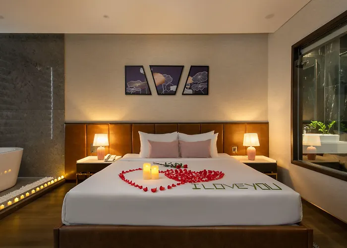 Golden Lotus Grand Da Nang - Panoramic Rooftop Bar & Daily Afternoon Tea