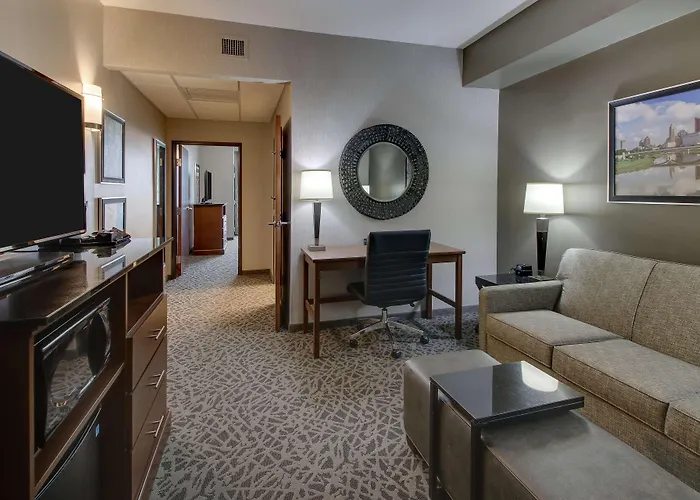 Drury Inn & Suites Cleveland Beachwood