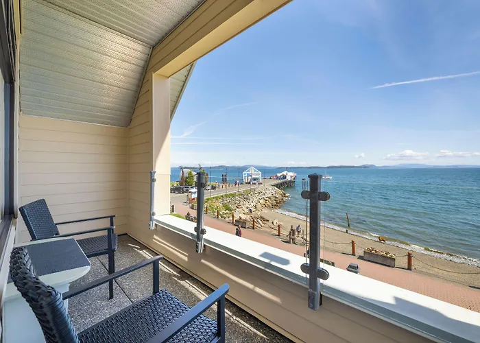 Sidney Waterfront Inn & Suites