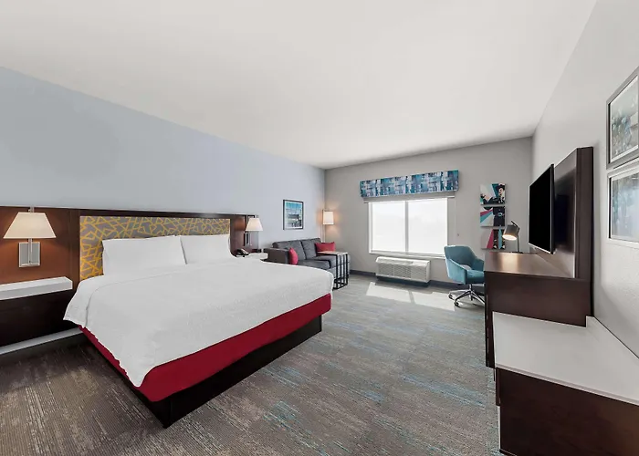 Hampton Inn & Suites Dallas - Farmers Branch