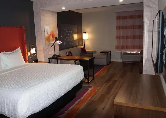 La Quinta Inn & Suites By Wyndham Lewisville