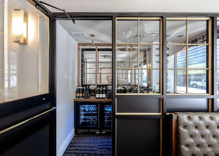 Hotel Fort Des Moines, Curio Collection By Hilton