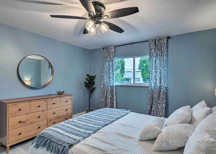 Cozy West Palm Beach Condo: 1 Block To Shore!