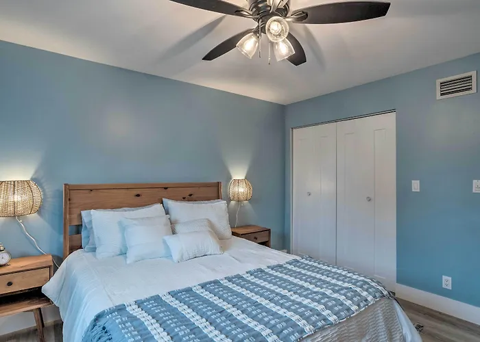 Cozy West Palm Beach Condo: 1 Block To Shore!