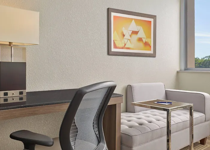 Delta Hotels By Marriott Chicago Willowbrook