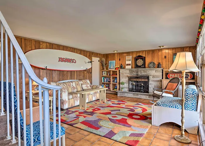 Rhode Island Oceanview Retreat: Walk To Shore!