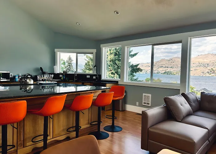 Water Street Retreat
