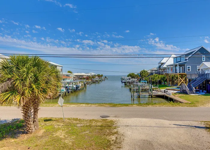 Breezy Dauphin Island Vacation Rental With Deck!
