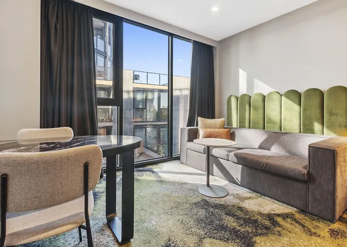 Melbourne City Apartment Hotel