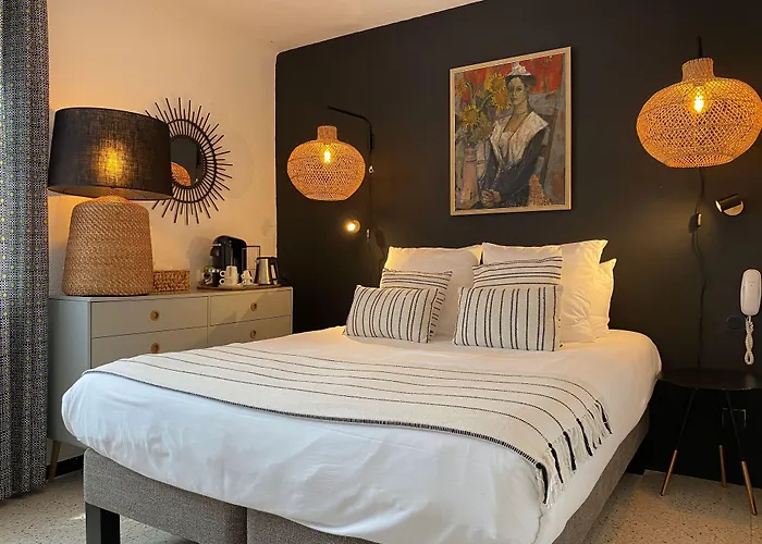 Hotel Le Neptune En Camargue