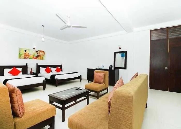 Blue Spring Hotel Wadduwa