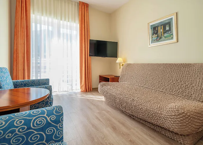 Hotel Dobrovit