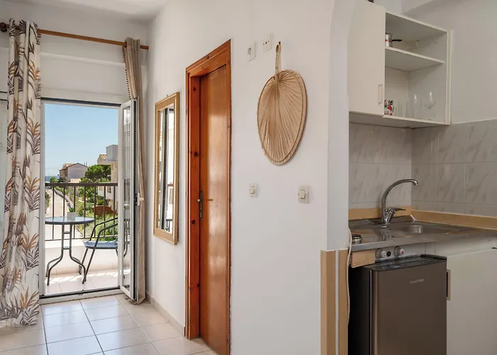 Dora Pool Studios By Konnect,150M From The Beach