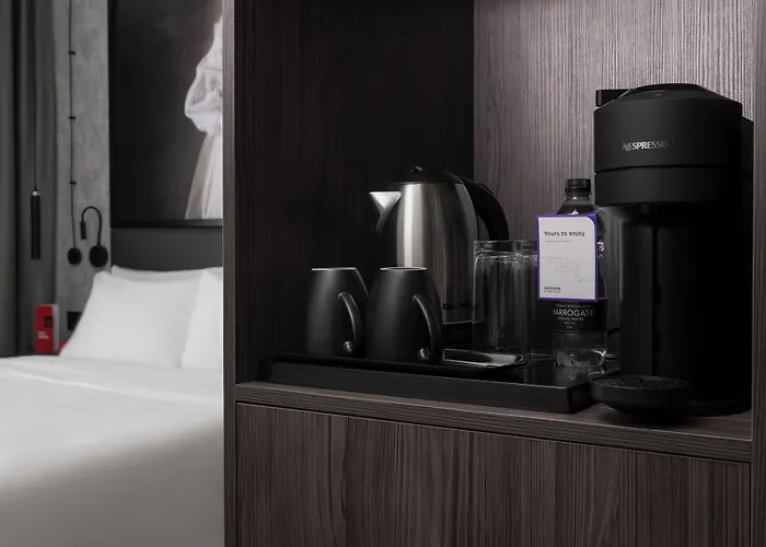 Radisson Red London Gatwick Airport